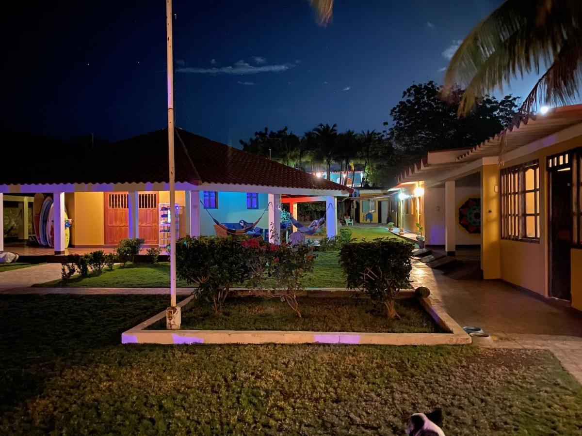 Solid Surf Camp Hostel Nicaragua Transito Екстериор снимка