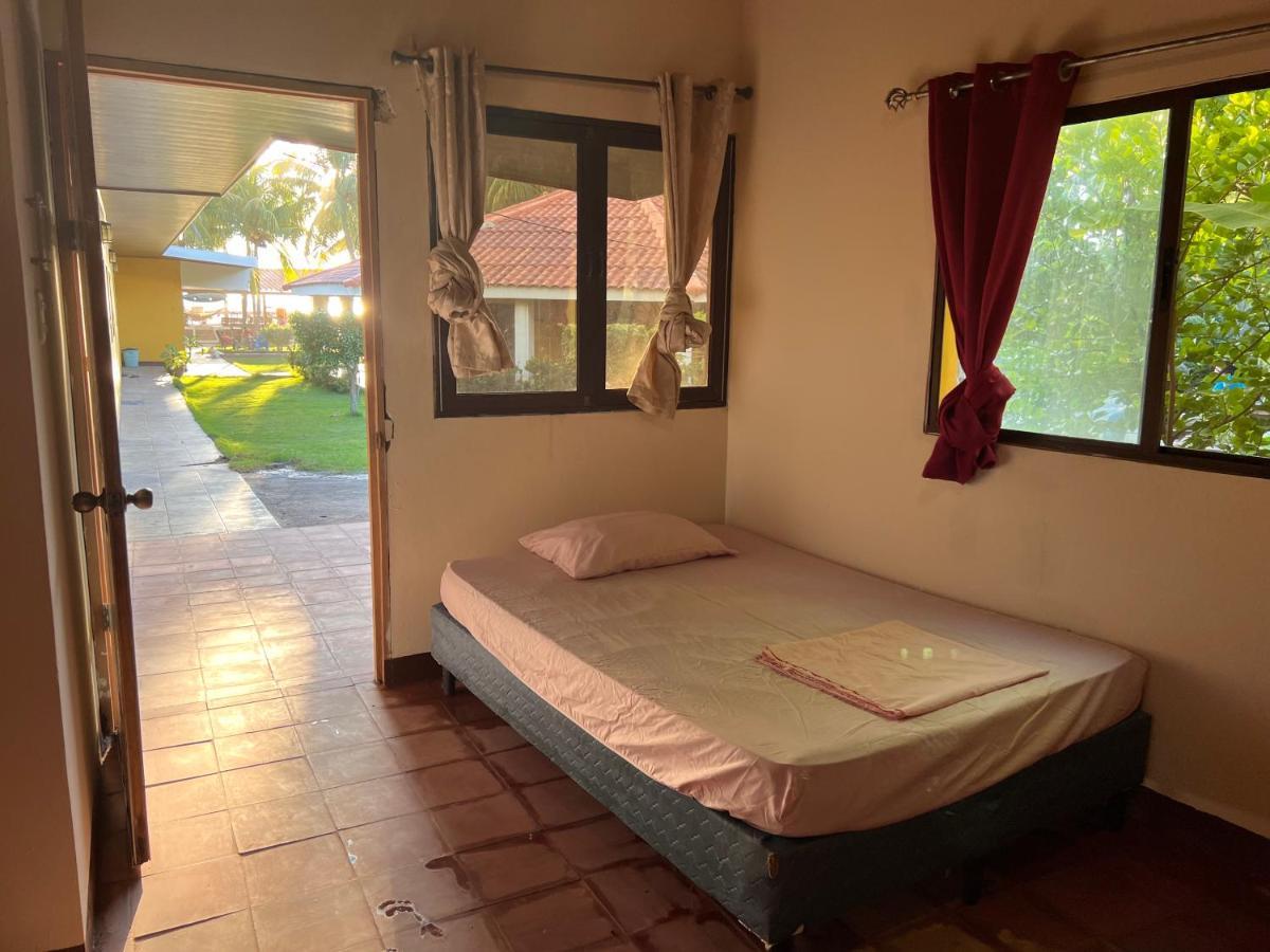 Solid Surf Camp Hostel Nicaragua Transito Екстериор снимка